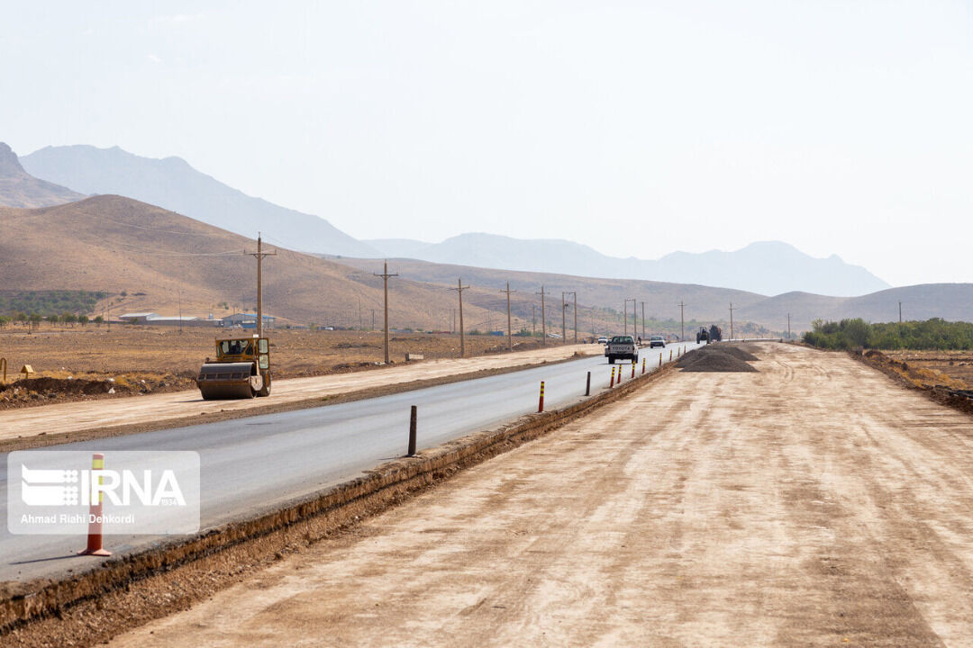 امید کرمانی‌ها به رهاورد سفر دولت برای ۶ هزار میلیارد تومان پروژه نیمه‌تمام جاده‌ای