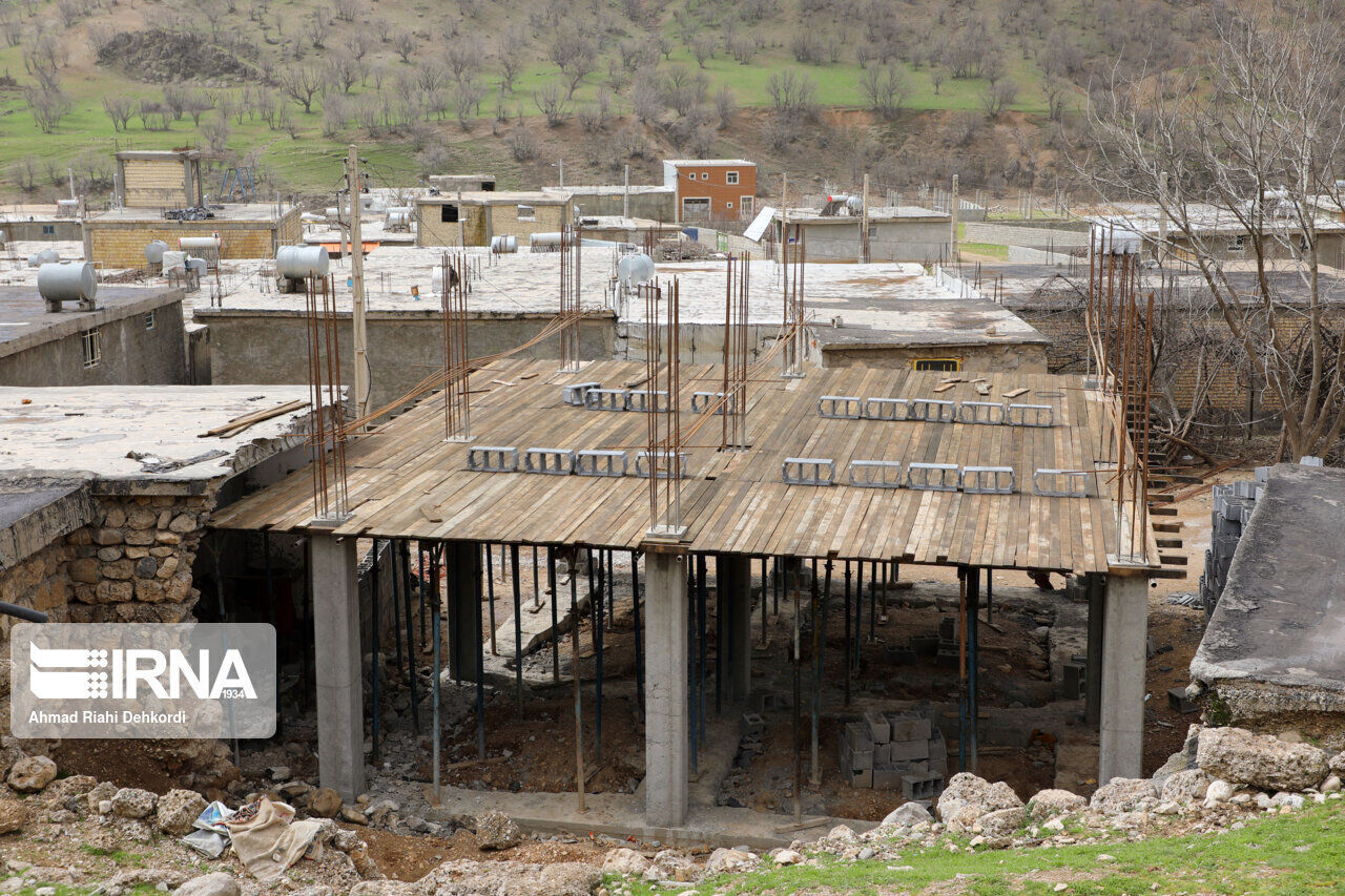 نیکزاد: ۲۰ هزار واحد مسکونی آسیب‌دیده در کشور در حال بازسازی است